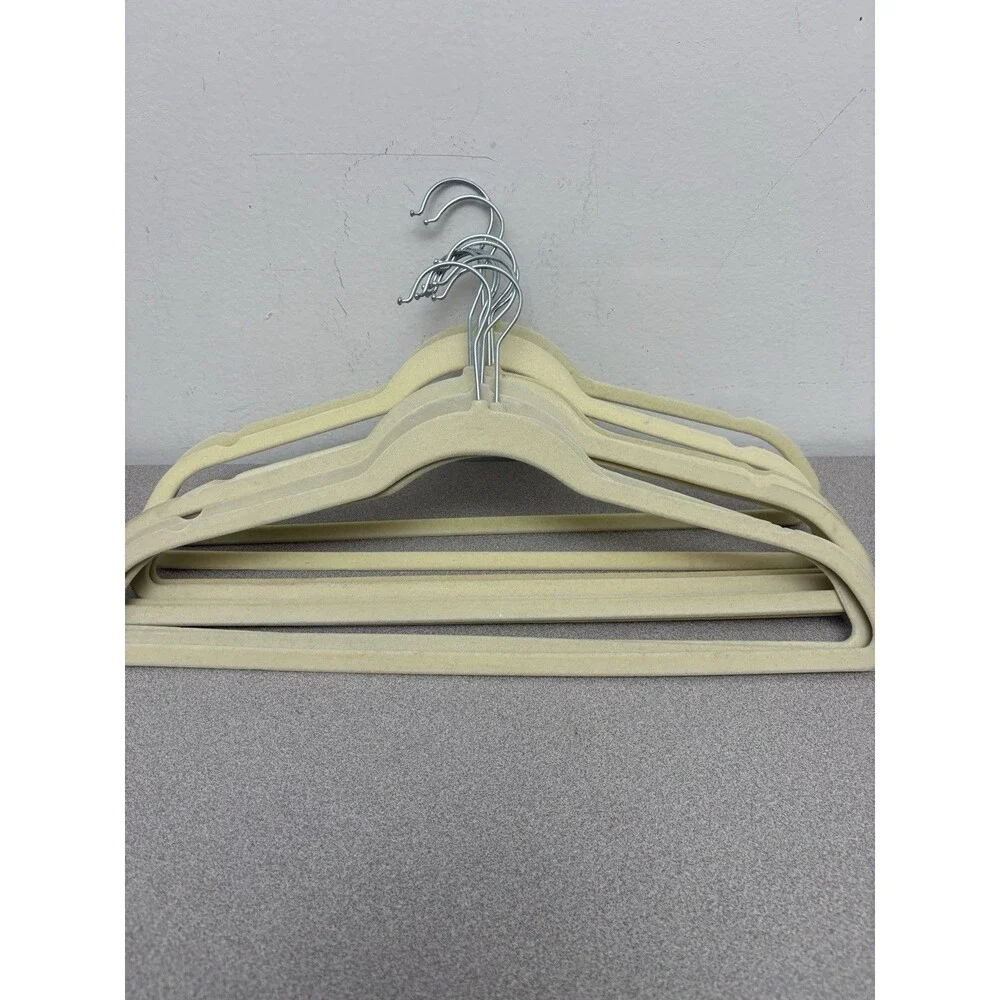 Beige Velvet Hangers, Lot of 10 trouser Hangers, EXCELLENT‎ CONDITION